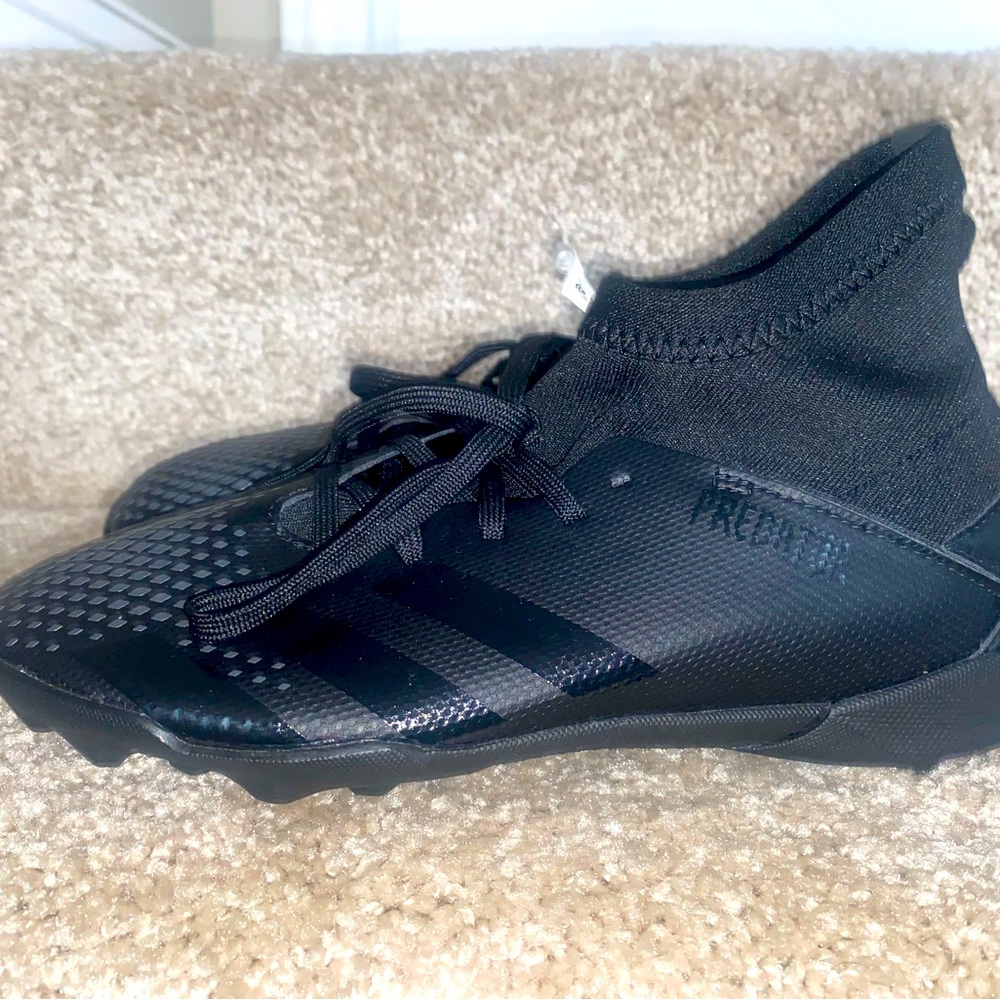 Boys Adidas Predator Cleats